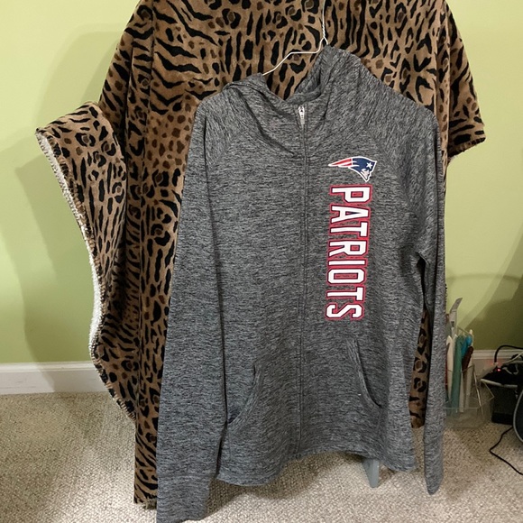 Woman’s New England Patriots jacket - Picture 1 of 3